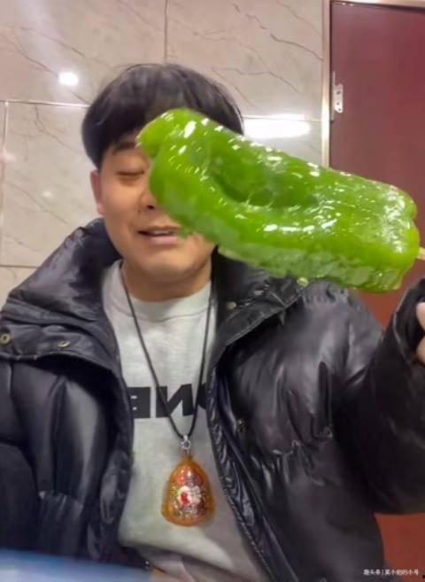 网红陈佩奇吃瓜视频,揭秘网红幕后生活 第2张 网红陈佩奇吃瓜视频,揭秘网红幕后生活 第2张